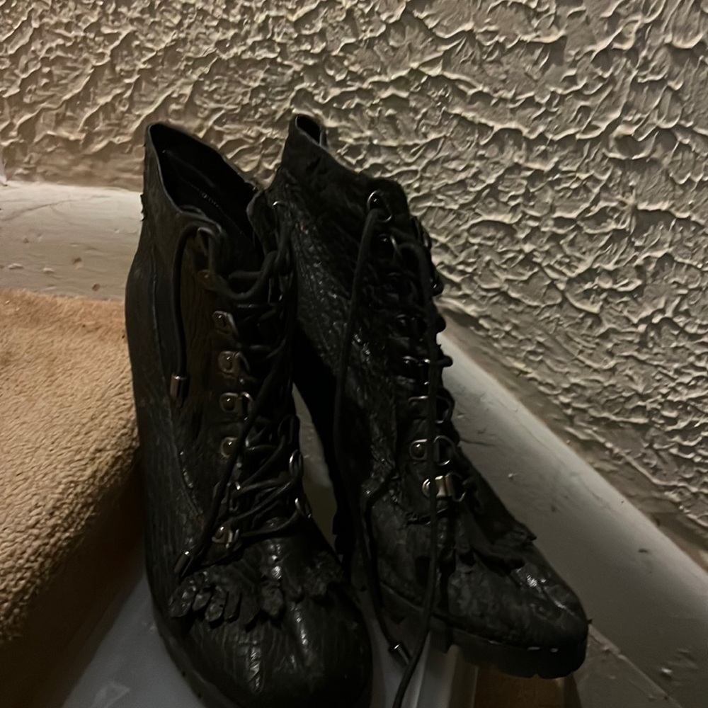 Pilar Abril size 10. Boots.  Used